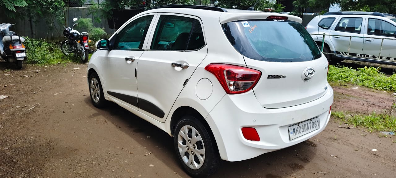 Hyundai Grand I10(2013-2017) Sportz 1.1 Crdi